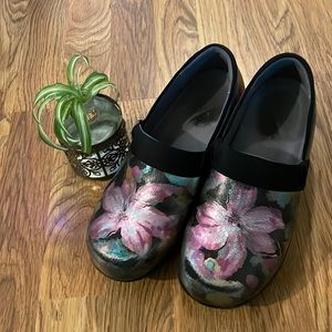 Soft walk clogs-only worn inside